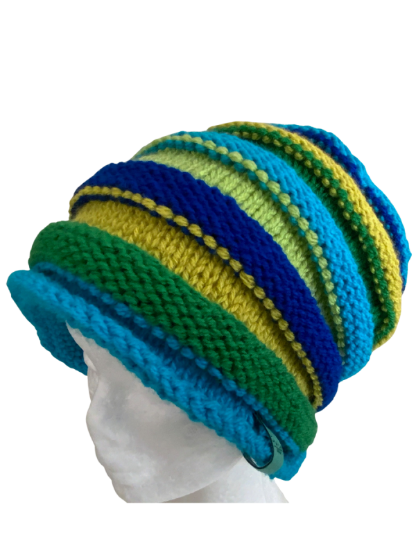 Swan River Daisy Twister Beanie